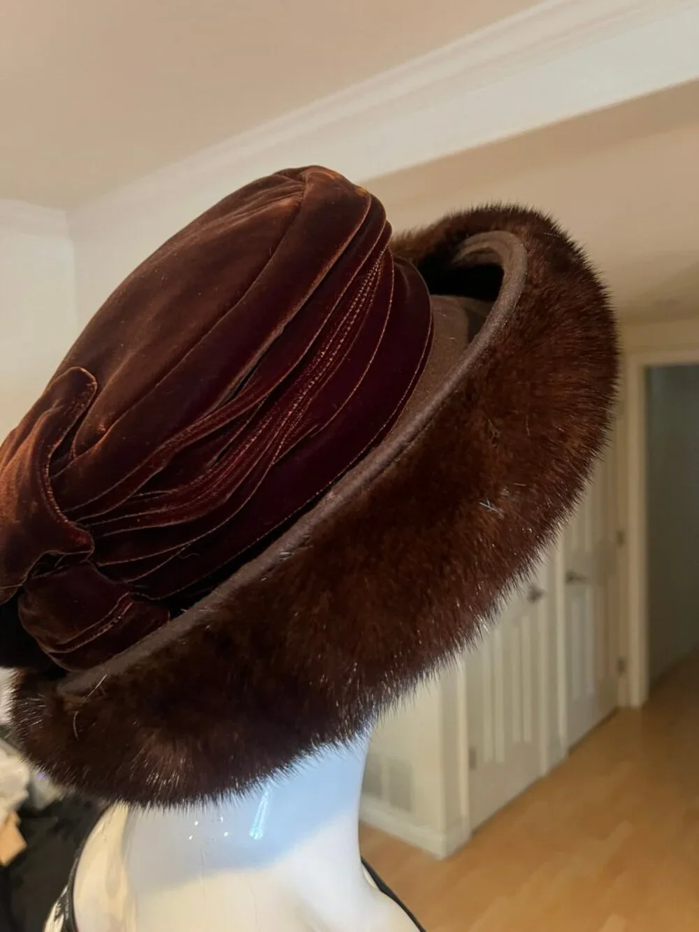 VINTAGE ERIC JAVITS VELVET MINK TRIM HAT - Picture 5 of 6